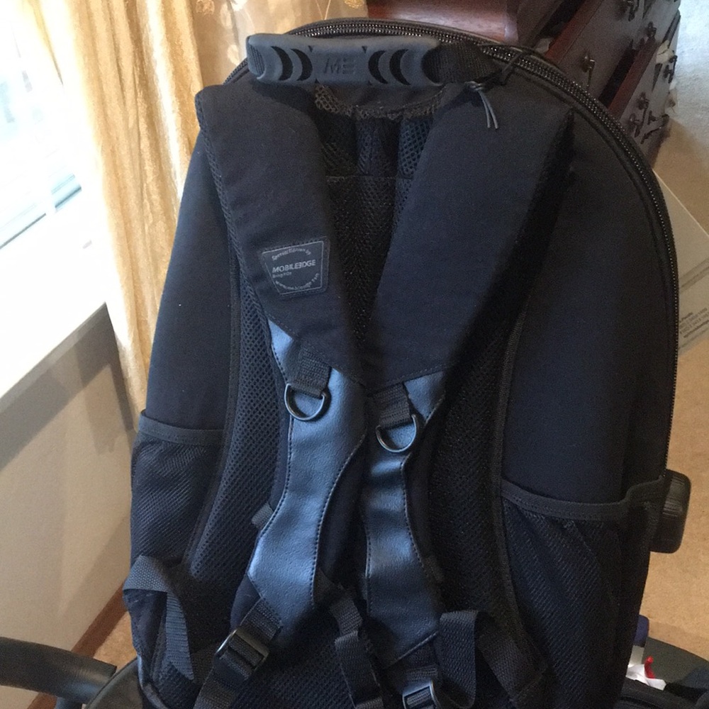 17.3” Backpack - Picture 5 of 6